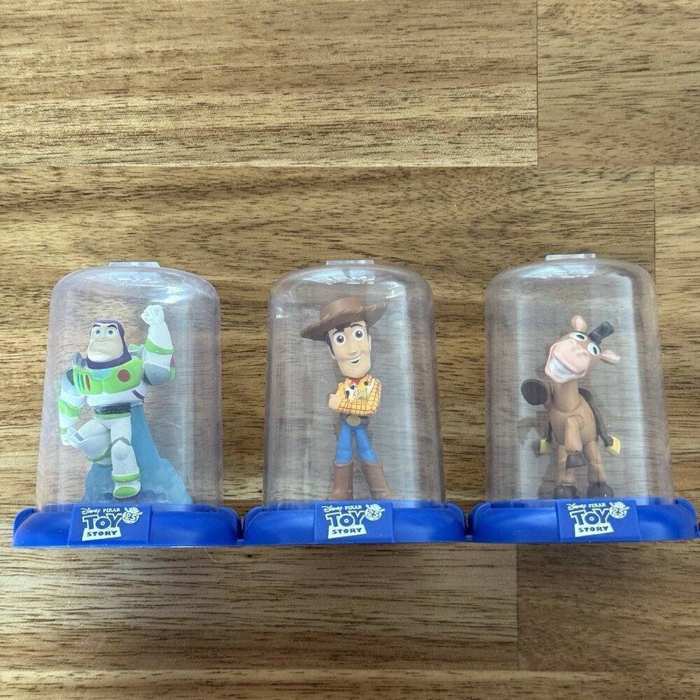 DOMEZ DISNEY PIXAR TOY STORY LOT OF 3 WODDY, BUZZ LIGHTYEAR BULLSEYE